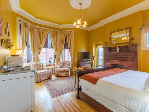Chipman Hill Suites - Sydney Street Hotels in Saint John