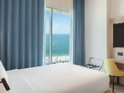 แฮมป์ตัน บาย ฮิลตัน คูเวต ซาลมิญ โรงแรมในSalmiya