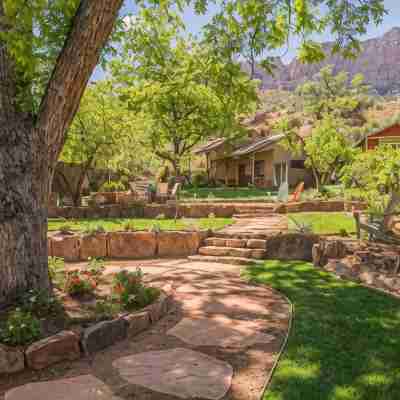 Red Rock Inn Cottages Hotel Exterior