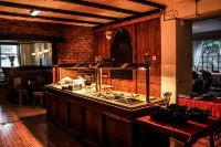 Fox & Hound Hotel - parking