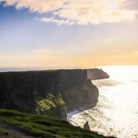 10mindrivecliffsofmoher-cozy2br-parking-wifi
