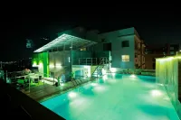 Coventina Lake Suites - Pool