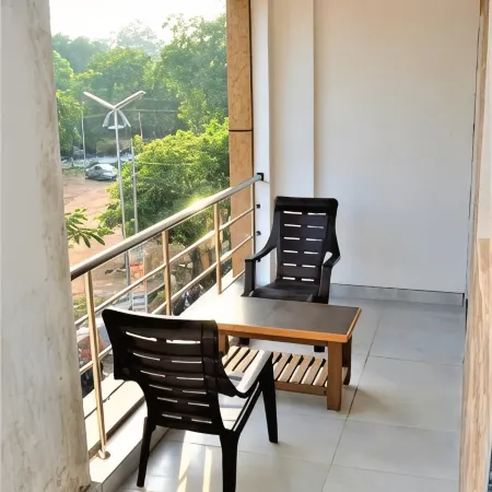 Srirathna Temple View Inn