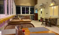 Satshree Kothi Hotels in Domari