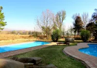 Ardmore Guest Farm - Pools