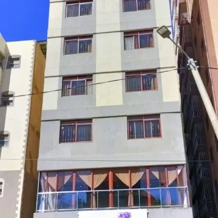 Hays Suites Hotel Отели рядом с достопримечательностью «Торговый центр Yaya Centre»