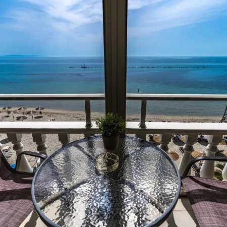 Hotel Avra