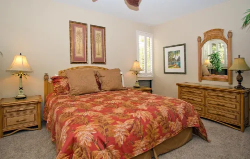 Spacious Lanai and Peek-a-Boo Ocean Views - Exquisite Vacation Oasis