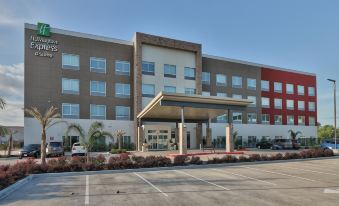 Holiday Inn Express & Suites Houston East - Beltway 8