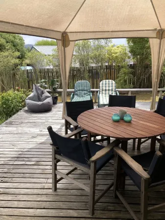 Pauanui Beach House. Отели в г. Пауануй