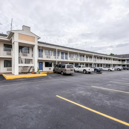 Motel 6 Anniston, Al