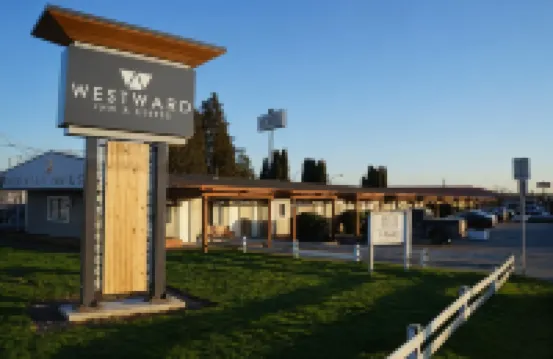 向西旅館及套房