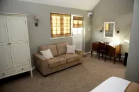 The Bull Inn Lodges Hotels in Tenterden