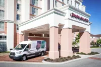 Hampton Inn & Suites Orlando Airport @ Gateway Village Отели в г. Орландо