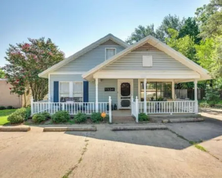 Steps to Downtown Canton & First Monday  - Pet & Family Friendly Pack n Play Hoteles en Canton