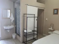 Oasis Shanti Backpackers