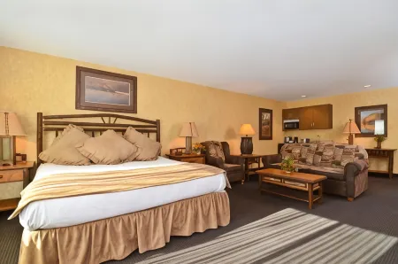 Best Western Plus Kelly Inn  Suites Отели рядом с достопримечательностью «Тандер Роуд»