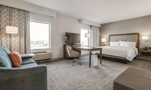 Hampton Inn & Suites North Dallas Central Expy