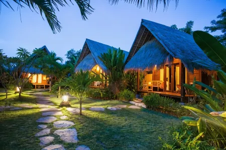 TS Hut Lembongan