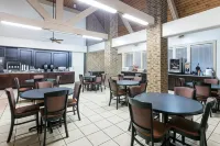 Hawthorn Extended Stay by Wyndham Richardson فنادق في ريتشاردسون