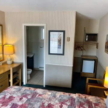Adams Motel