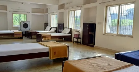 MPT Mandakini Resort, Chitrakoot Отели в г. Читракут