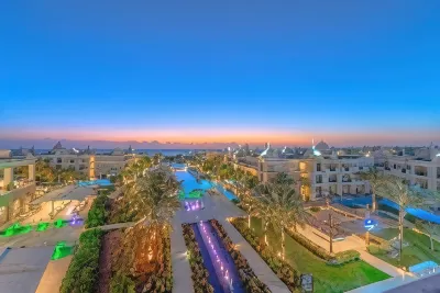 Titanic Royal-Families and Couples Only Hotel dekat Sand City