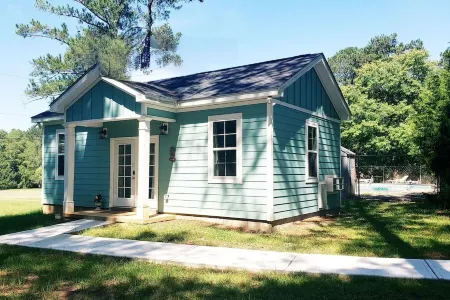 High Meadows Cottage on 16 Acres property, No Pet Fee