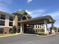 Holiday Inn Express & Suites Winchester Hotels in Gainesboro