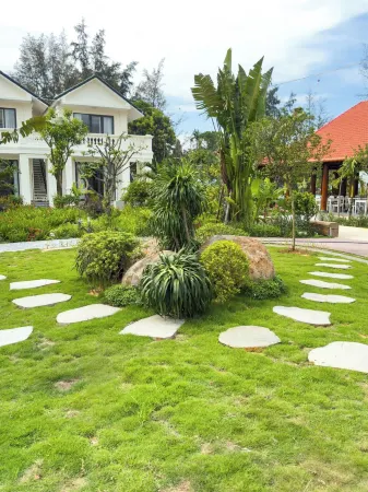 Nava Hotel & Resort Отели в г. Донг Хой