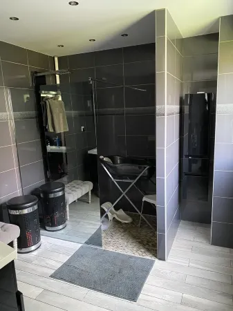 House with terrace Отели в г. Венисьё