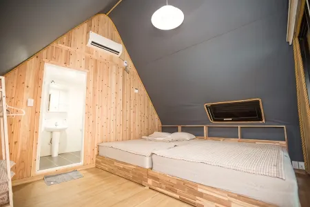 Gokseong Bugs Glamping Pension Отели рядом с достопримечательностью «Gajeong-Yeog»