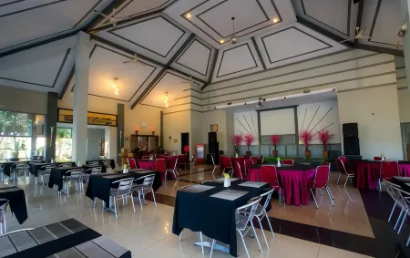 Novilla Boutique Resort Отели в г. Банка