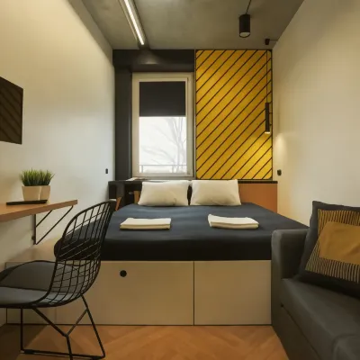 Suffix Hostel Hotels near King's Gate