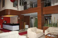ليفوس أوتل