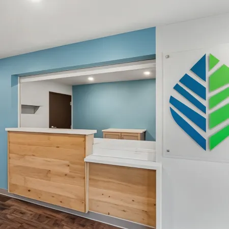 WoodSpring Suites Newington - Hartford South Отели рядом с достопримечательностью «Тринити-колледж»