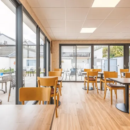 Logis Hotel au Tambour Отели в г. Реймс