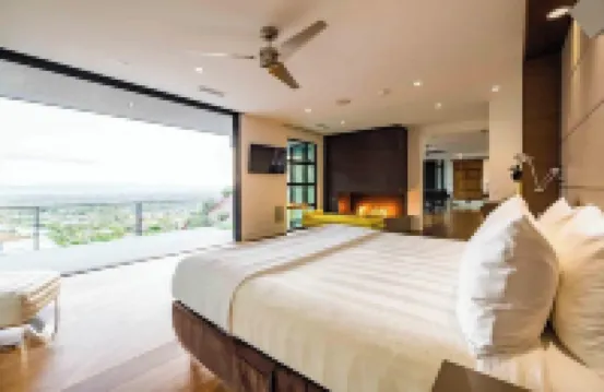 Luxury Retreat Carved in Camelback Mountain - Infinity Pool, Spa, Mountain Views