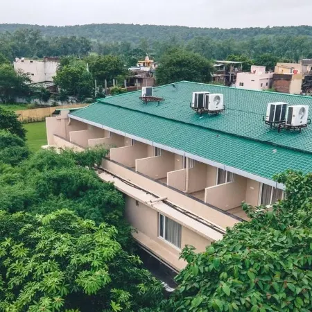 Safal Retreat Отели рядом с достопримечательностью «Taj Mahal Palace»