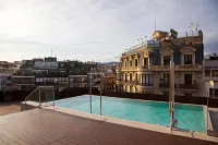 The Corner Hotel - Rooftop Pools