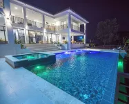 Grand Cypress Luxury Home Amazing location/ outdoor Pool, free Wifi ,Terraza - Villas
