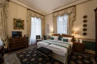 Hotel Belle Epoque