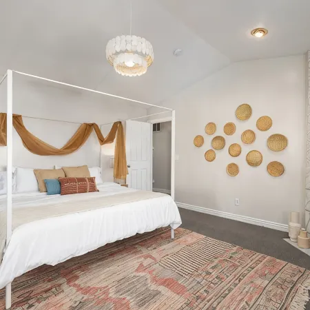 LARGE Family Home Ideal for Groups- Boho