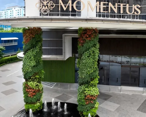 Momentus Hotel Alexandra Exterior Photos