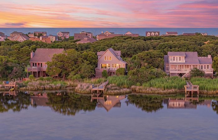 Mucky Duck + Soundfront + Duck NC + Sanderlin Community with Pool