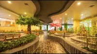 Floral Hotel · Shanyue Qiqiu Hotel - Hot Springs
