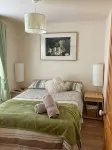 Bright and Airy cottage close to the beach - Homestays