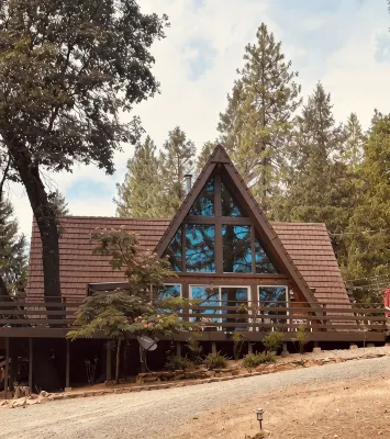 Chalet Near Apple Hill, Sly Park Jenkinson Lake,Placerville Winetasting, Skiing - Chalets