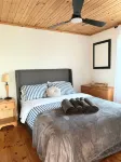 Waterfront Sunset Cove Cottage! - Hot Tub