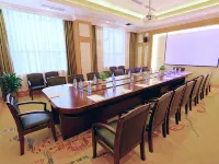 Vienna Hotel (Yongzhou District Government Square) - parking